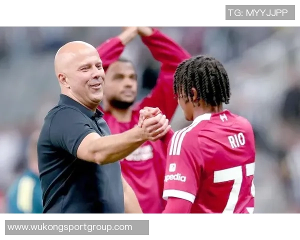 前阿森纳门将策划拳击赛切尔西热刺传奇球员同台竞技