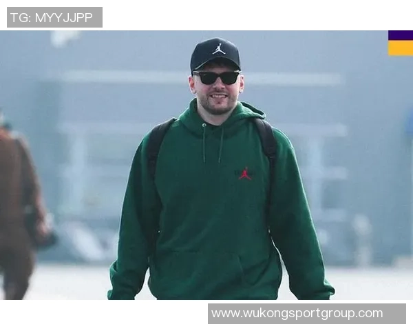 艾顿分享东契奇圣诞礼物喜悦瞬间感谢圣诞老人带来的惊喜