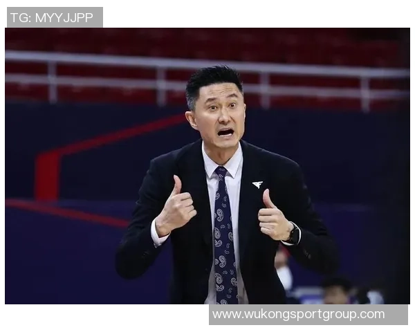 广东男篮主帅杜锋亲临现场助威广东女篮新赛季首战精彩揭幕